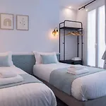 틸드 파리